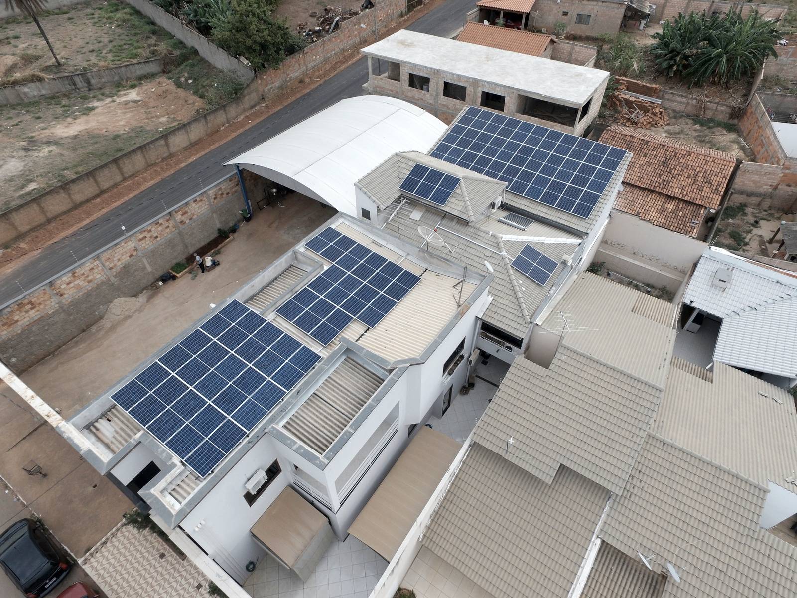 Usina solar de 22,77 kWp instalada pela Fysol em Paracatu-MG