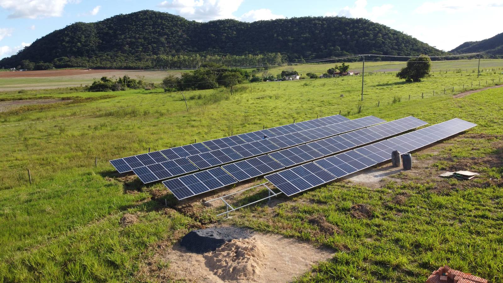 Usina solar em fazenda
