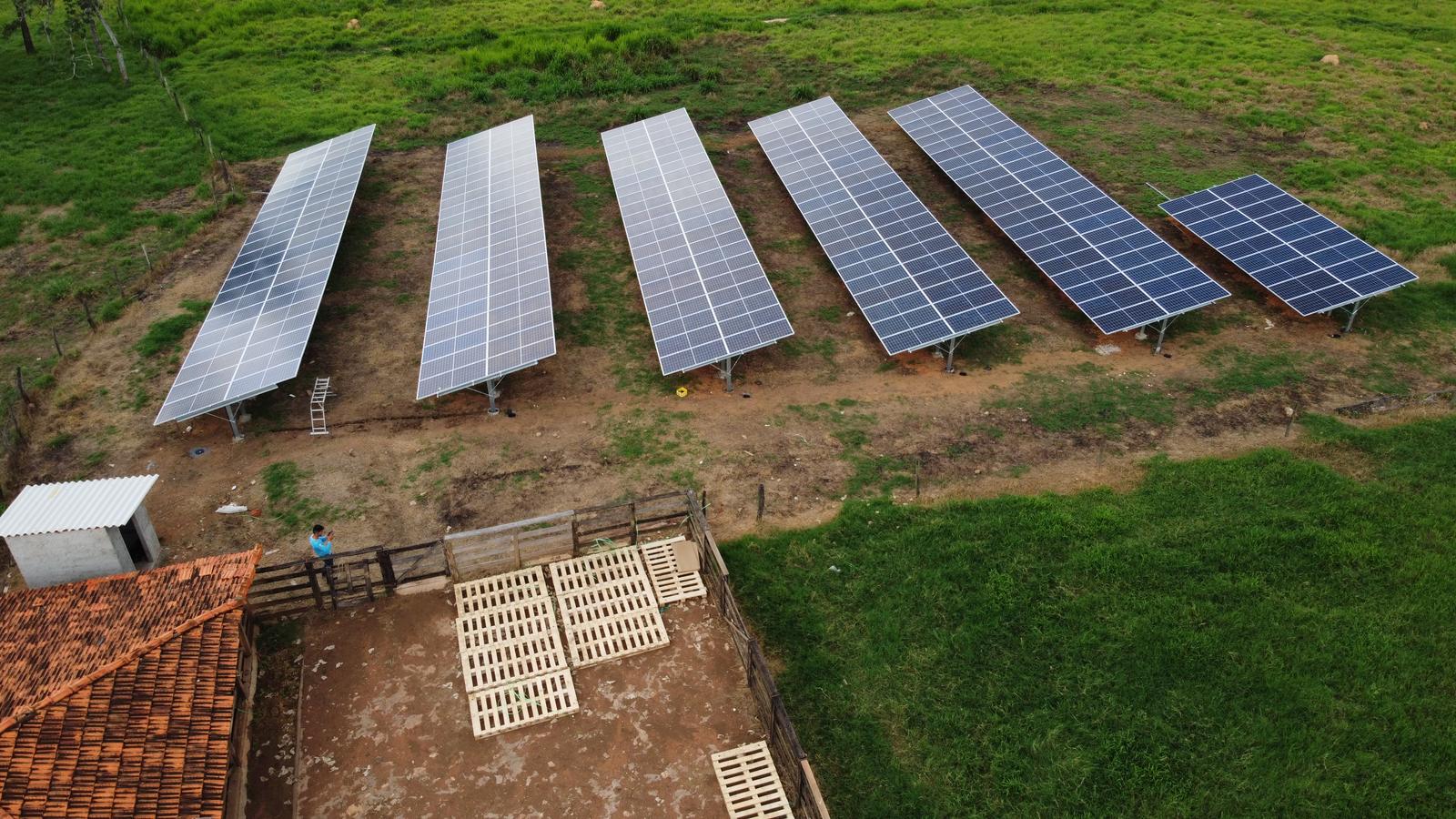 Usina solar em fazenda